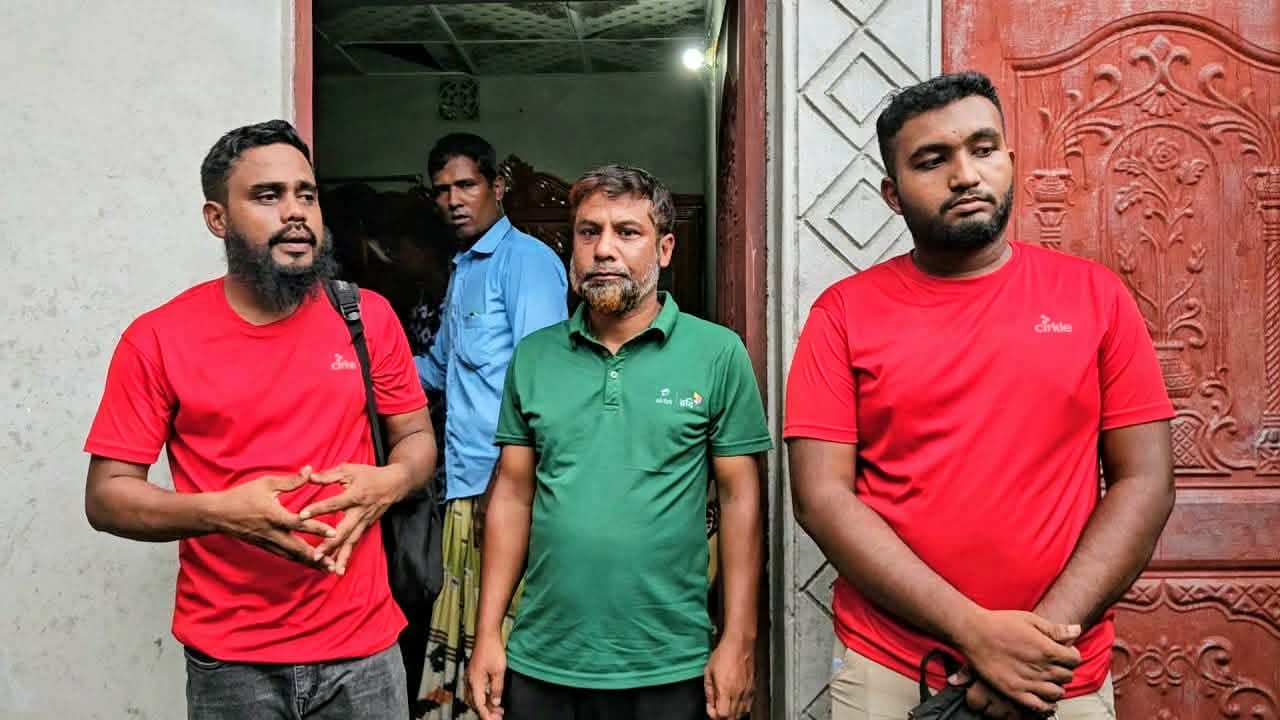 পঞ্চগড়ে সিম বিক্রির আড়ালে নগদ অ্যাকাউন্ট তৈরির অভিযোগ
